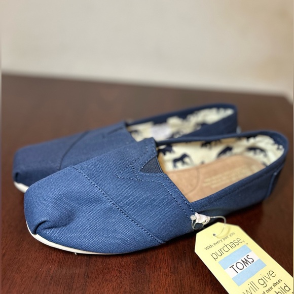 TOMS Alpargata in Navy Canvas (size women 7.5) - Picture 3 of 10